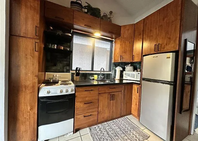 Holiday home Premium 1bed1bath Mins Walk To