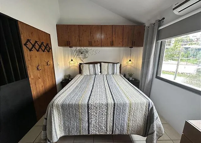 Premium 1bed1bath Mins Walk To *
