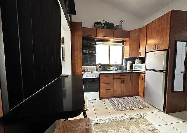 Premium 1bed1bath Mins Walk To * Coco