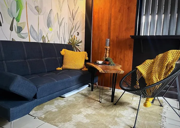 Premium 1bed1bath Mins Walk To * Coco
