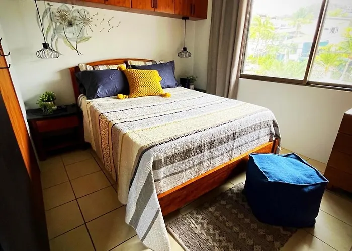 Premium 1bed1bath Mins Walk To * Coco