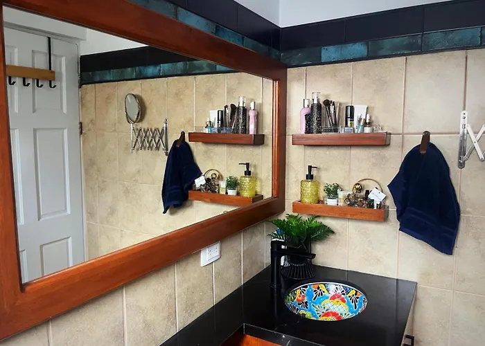 Premium 1bed1bath Mins Walk To *