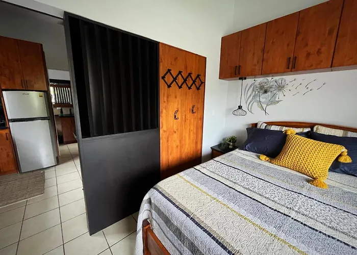 Premium 1bed1bath Mins Walk To Holiday home *